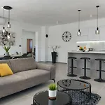 M By Interhome Nyaraló