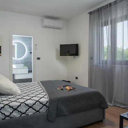 Nyaraló M By Interhome *